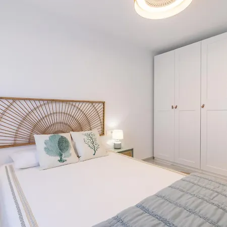 Espectacular Apartamento Estepona, Primera Linea De Playa, Totalmente Reformado En 2023 Apartment
