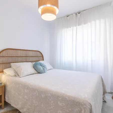 Espectacular Apartamento Estepona, Primera Linea De Playa, Totalmente Reformado En 2023 *